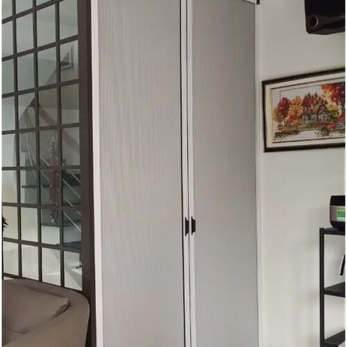 Rèm tổ ong khung trắng nhiều cánh trong phòng khách