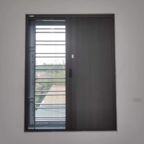 Rèm tổ ong màu xám kết hợp ô thoáng tại cửa sổ